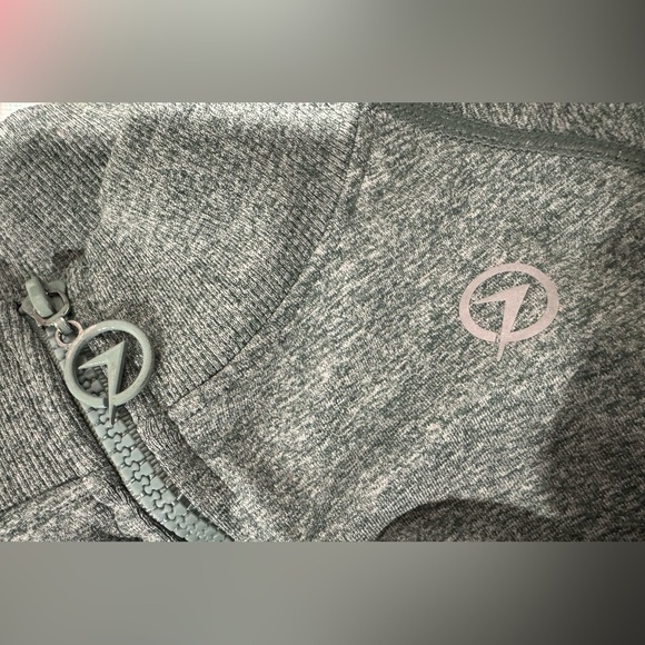 Onset Seamless Cropped Athletic Jacket Heathered Sage Green Size Medium - Picture 7 of 9